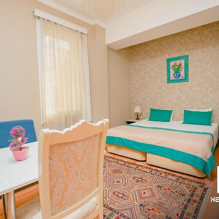 The Center Hotel Баку Екстериор снимка