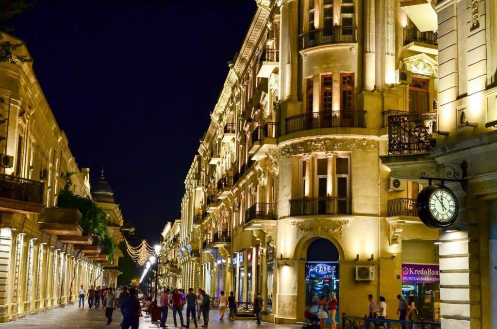 The Center Hotel Баку Екстериор снимка