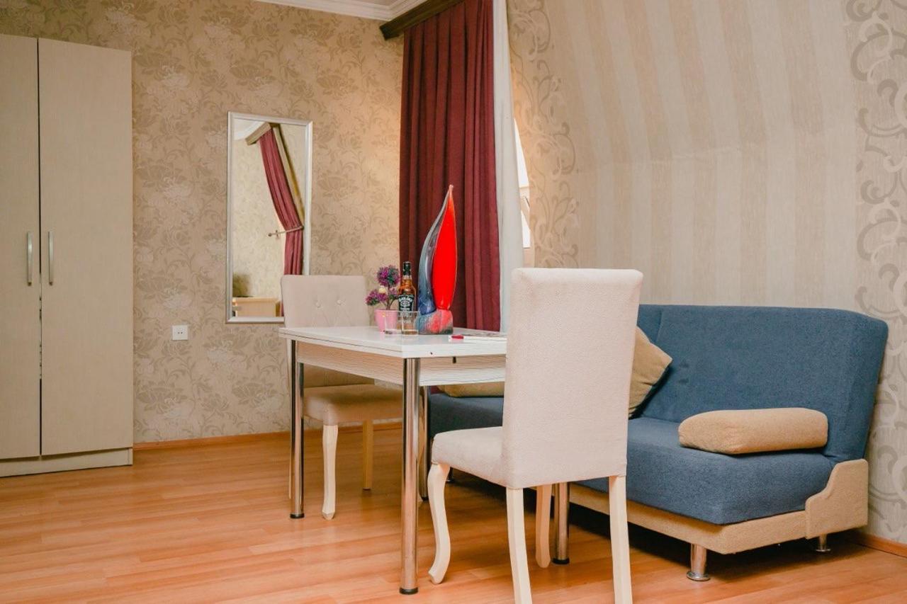 The Center Hotel Баку Екстериор снимка