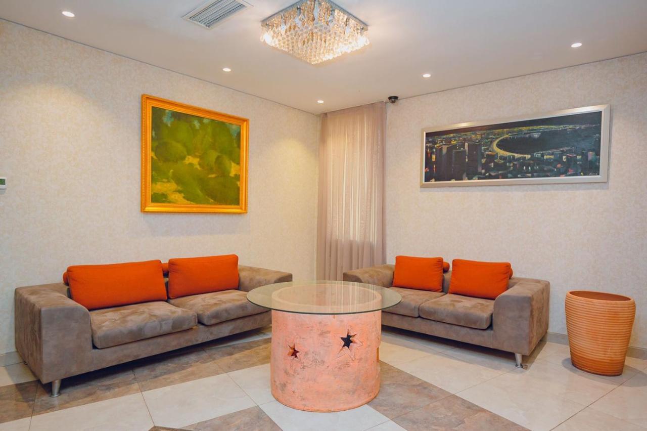 The Center Hotel Баку Екстериор снимка