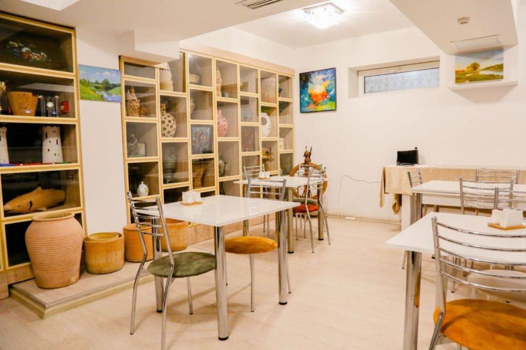 The Center Hotel Баку Екстериор снимка