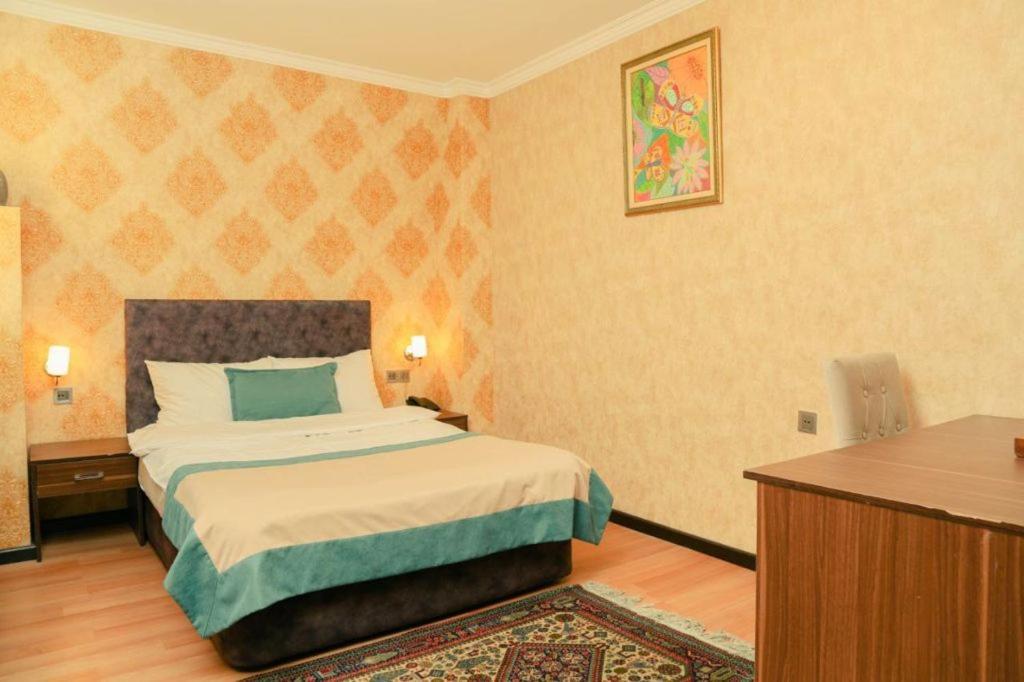 The Center Hotel Баку Екстериор снимка