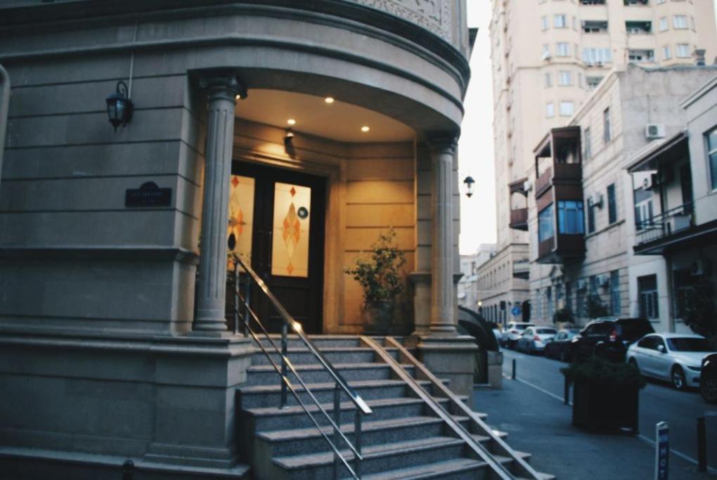 The Center Hotel Баку Екстериор снимка