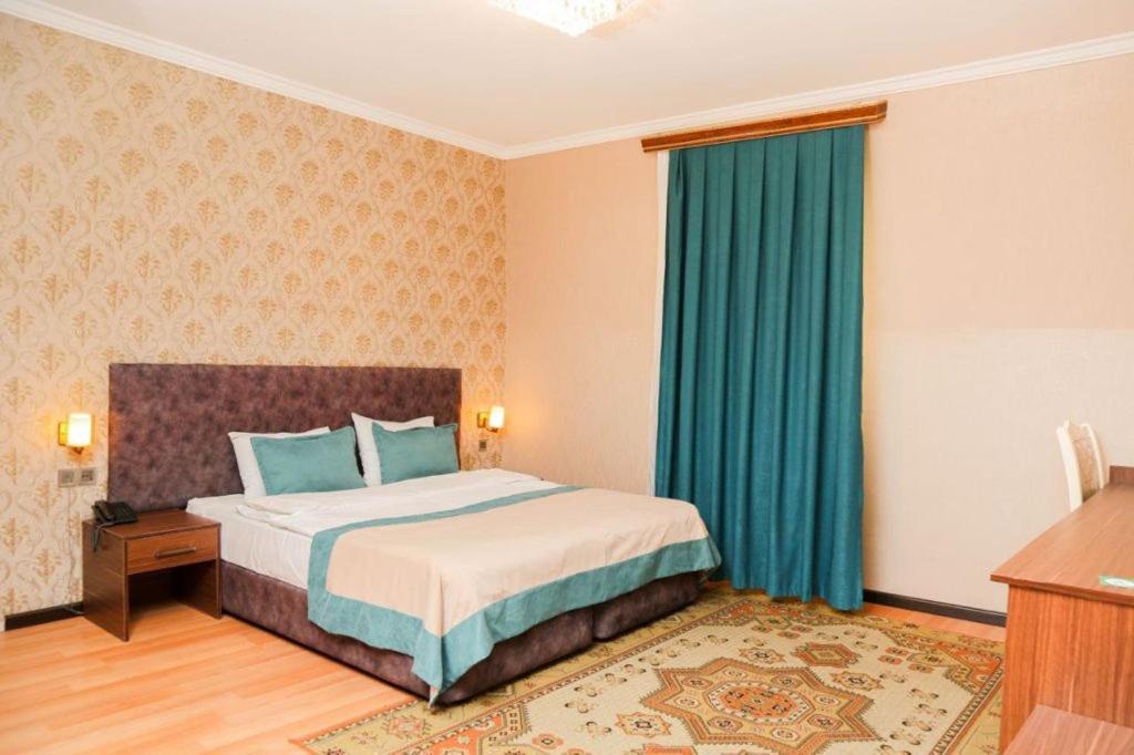 The Center Hotel Баку Екстериор снимка